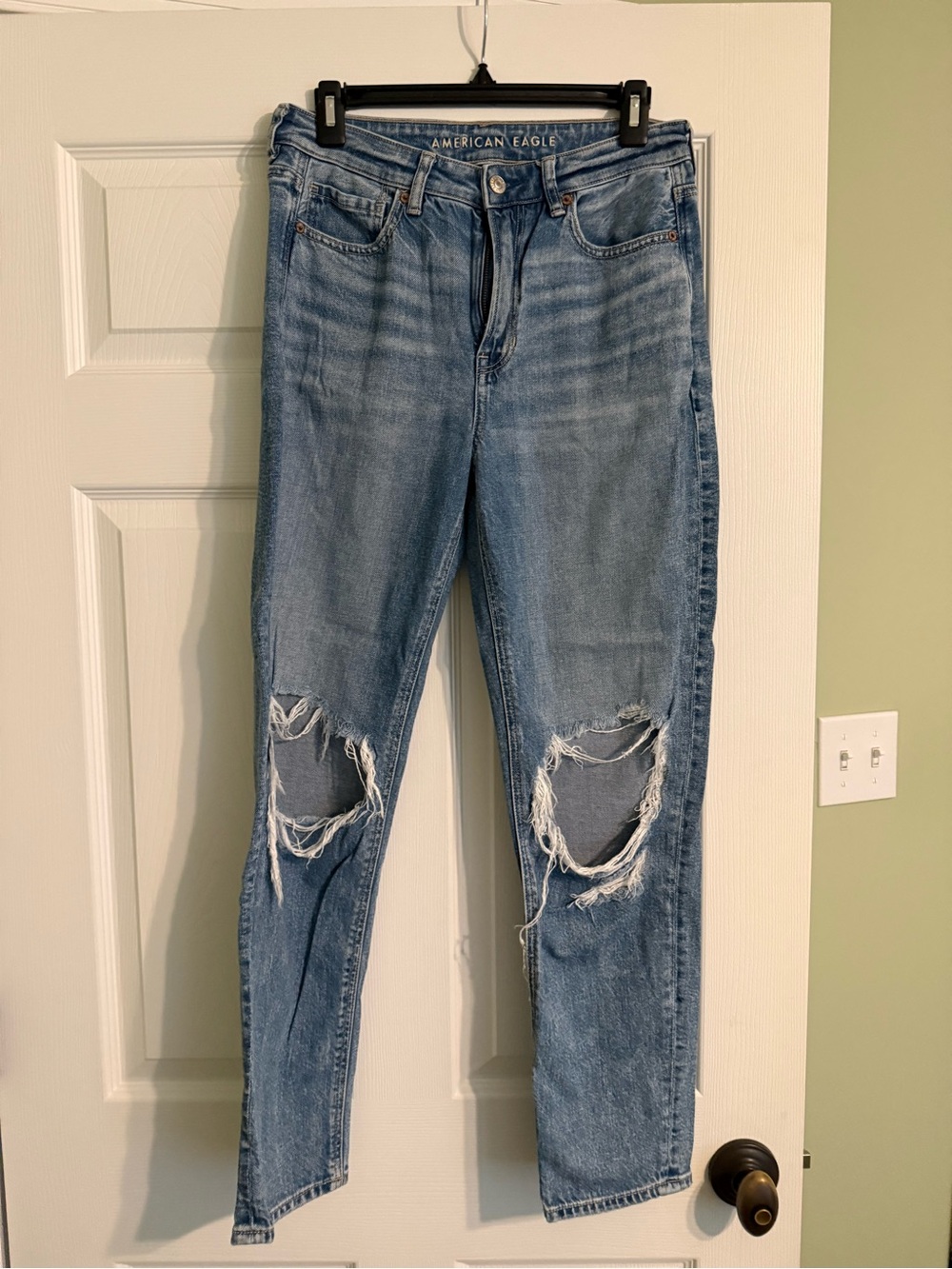 American Eagle Outfitters Light Blue Distressed Boyfriend Jeans